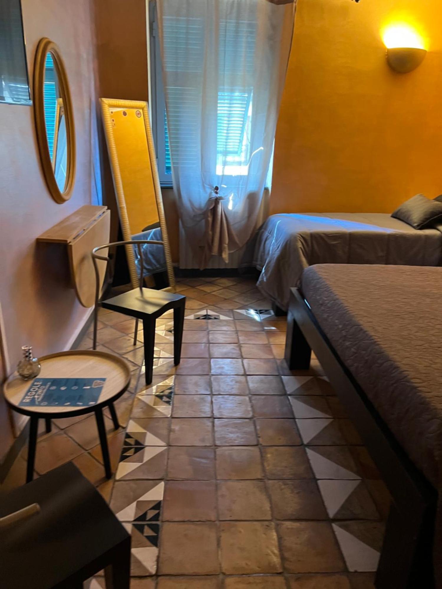 Marieta Rooms Sarzana Luaran gambar